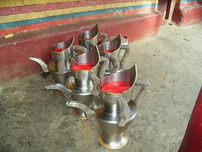 RIMG0512.JPG - water jugs