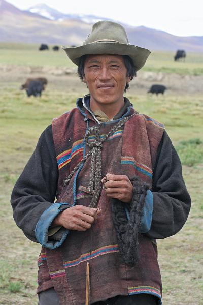 EPV0242-edited-1.jpg - YAK HERDER - ENROUTE TO GYANTSE