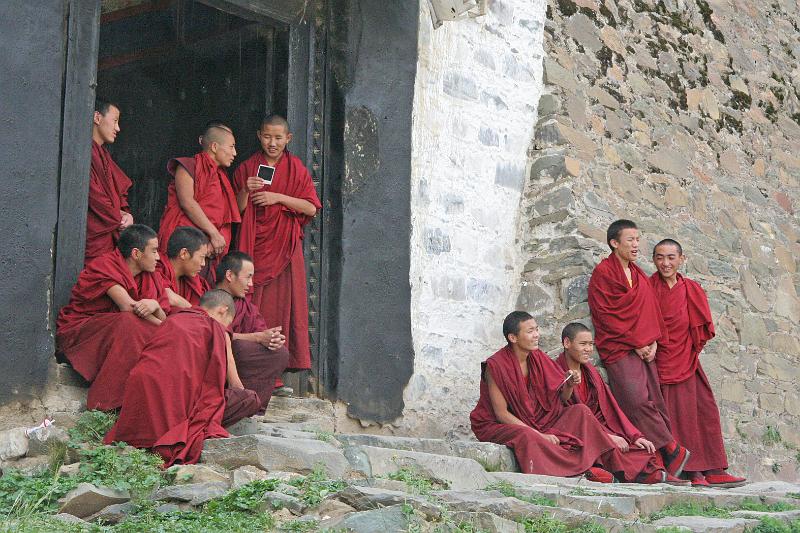 EPV0383-edited-1.jpg - MONKS - TASHILUMPO MONASTERY, SHIGATSE