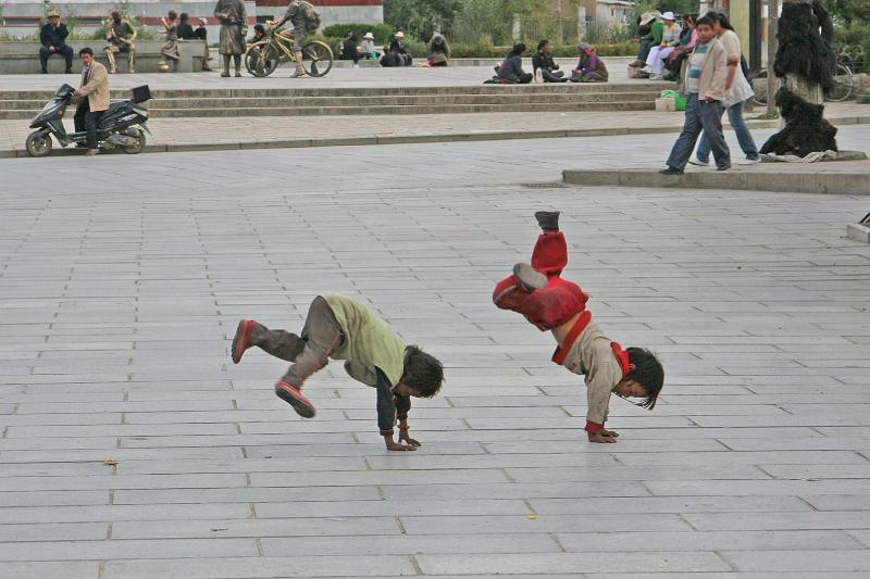 EPV0394-edited-1.jpg - TUMBLING KIDS - SHIGATSE