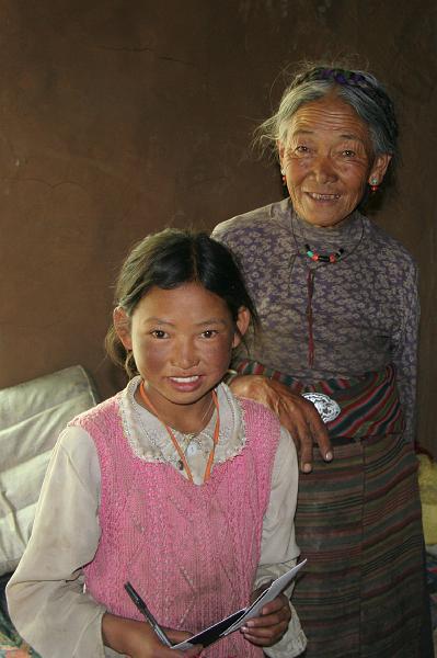 EPV0420-edited-1.jpg - GRANDMOTHER & GRANDDAUGHTER AT HOME - SHIGATSE