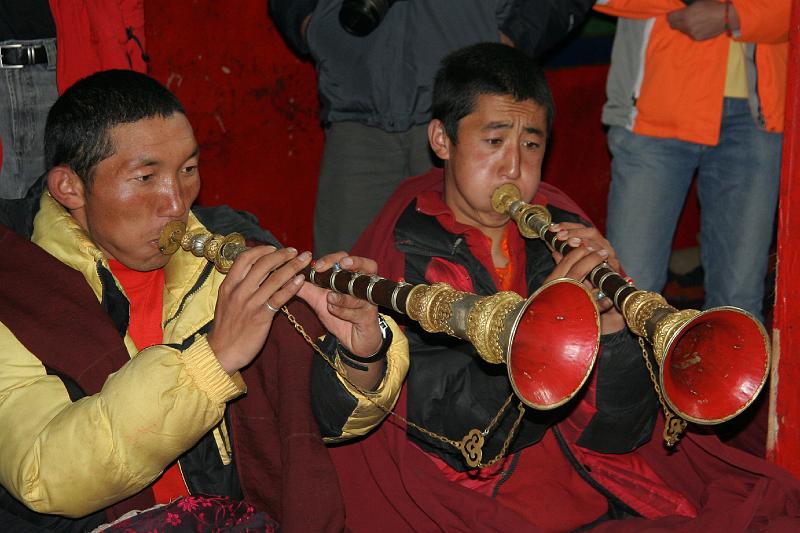 EPV0485-edited-1.jpg - CELEBRATION FOR SIR EDMUND - RONGBUK MONASTERY