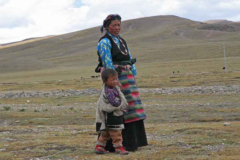 EPV0557-edited-1.jpg - LOCAL VILLAGERS