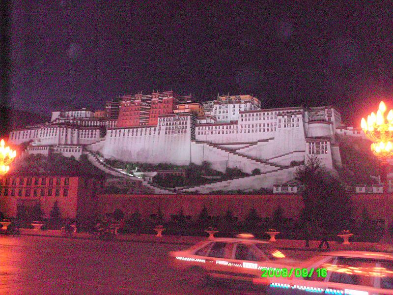 PICT0001.JPG - Potala at night