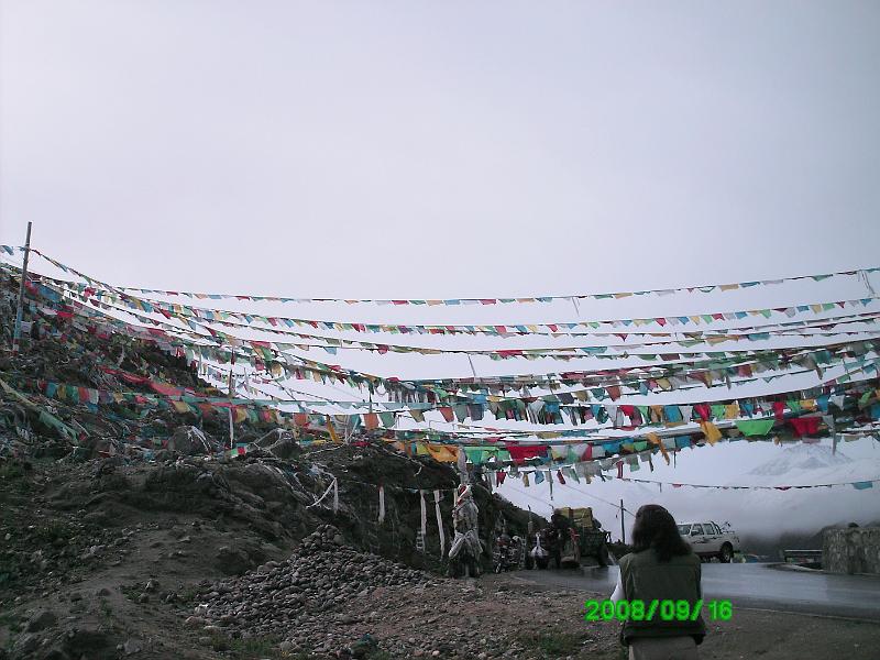 PICT0009.JPG - Mountain Pass and Prayer Flags