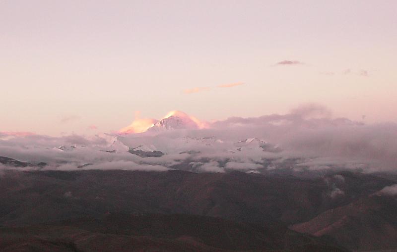 PICT00141.JPG - Everest Aglow----29,000 ft