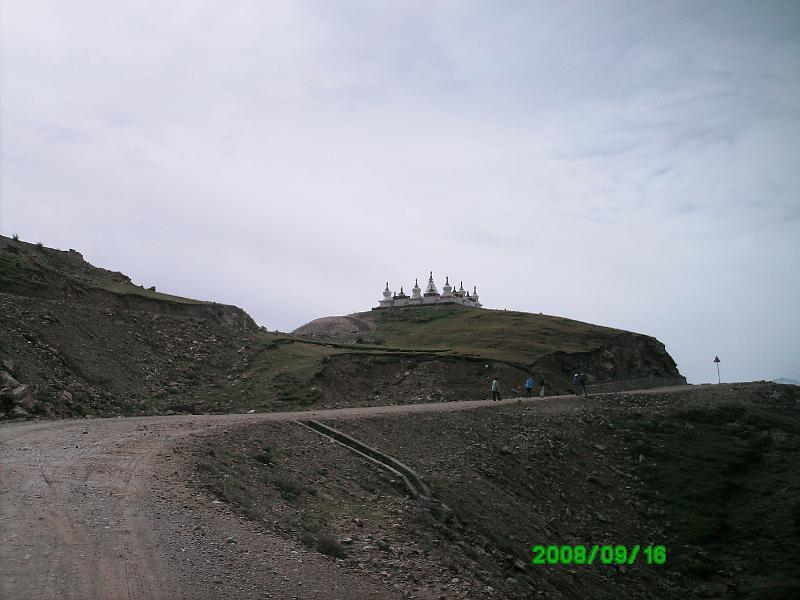 PICT0017.JPG - Stupas at Sera