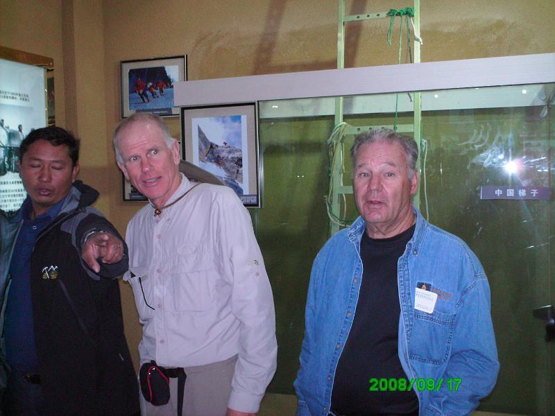 PICT0054.JPG - Peter Hillary and me at Tibetan Mountain Guide School