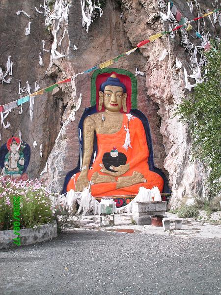 PICT0071.JPG - 1100 AD--- 60 ft hi -- carved buddha