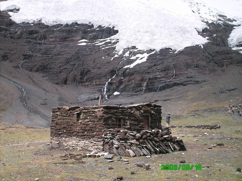 PICT0096.JPG - Be it ever so humble