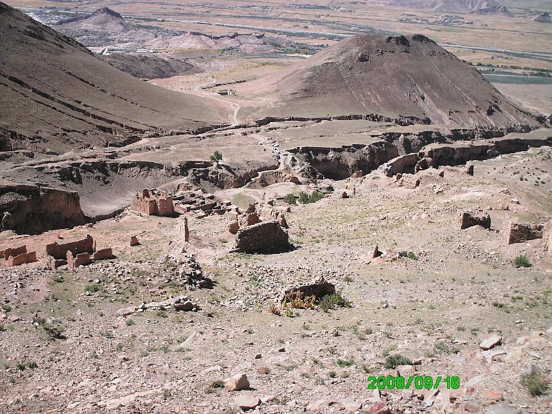 PICT0130.JPG - Gyantze in the distance