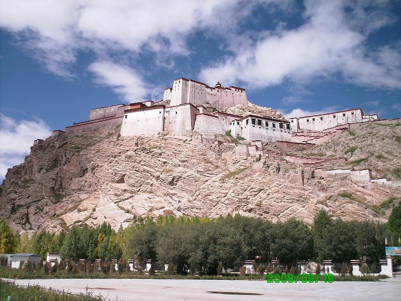 PICT0133.JPG - The Dzong  ---  fortress along the river