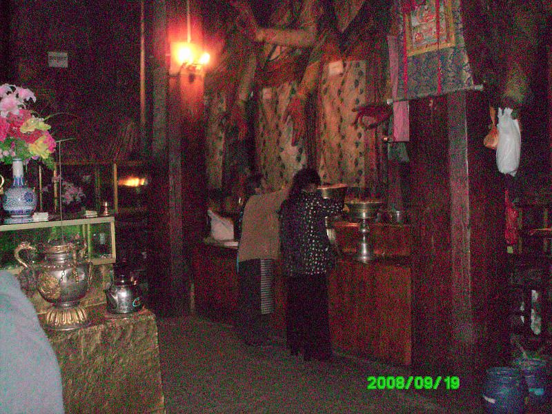 PICT0170.JPG - Pilgrims at worship