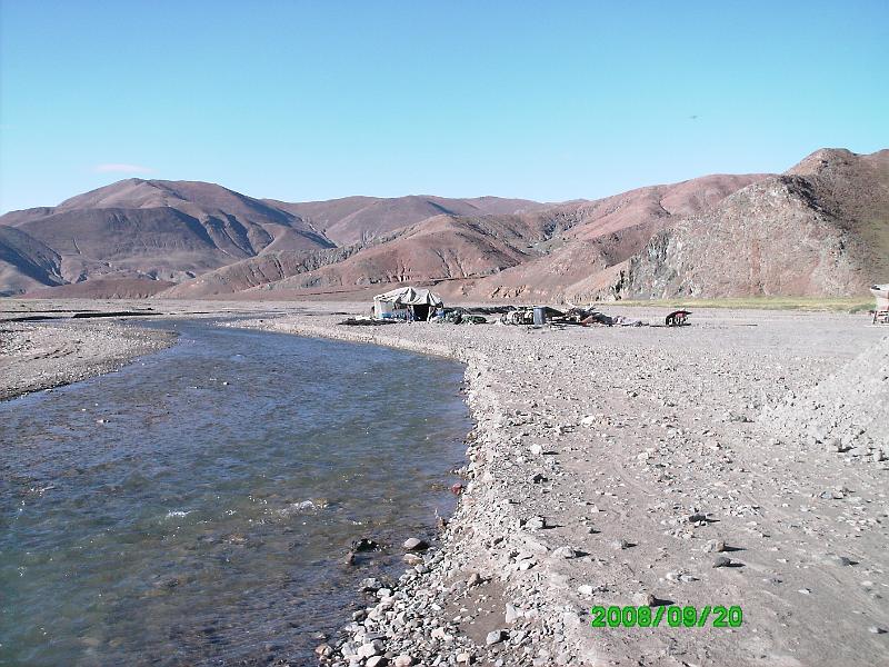 PICT0196.JPG - Nomads along the river