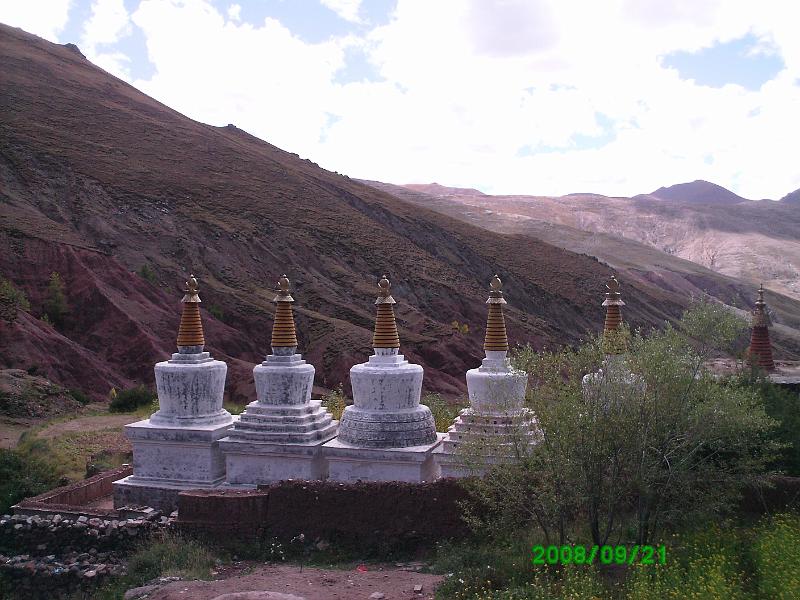 PICT0218.JPG - Holy Stupas